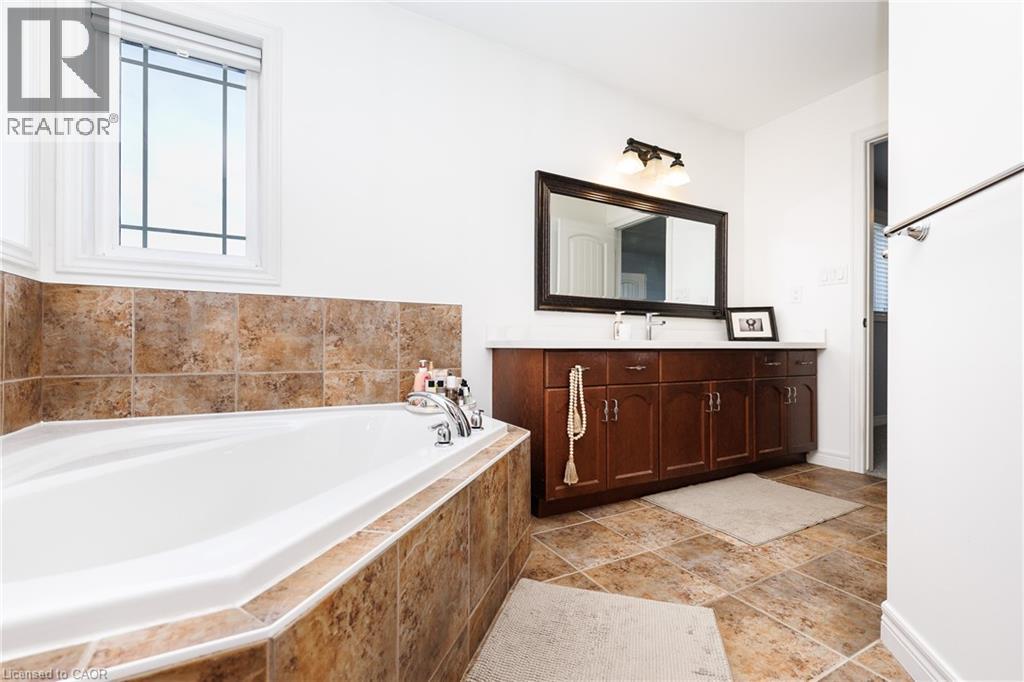 4433 Comfort Crescent, Beamsville, Ontario  L3J 1N3 - Photo 28 - 40831778