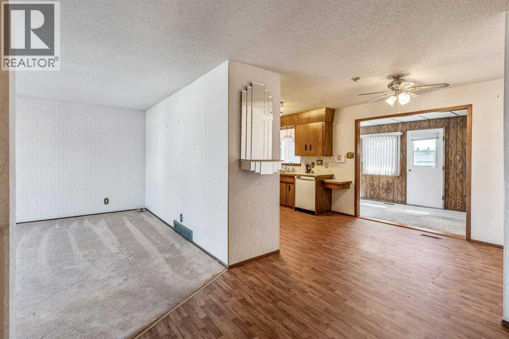 47 Ryerson Road W, Lethbridge, Alberta  T1K 4N7 - Photo 4 - A2310098