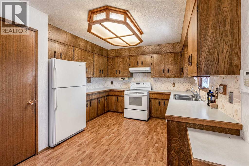 47 Ryerson Road W, Lethbridge, Alberta  T1K 4N7 - Photo 11 - A2310098