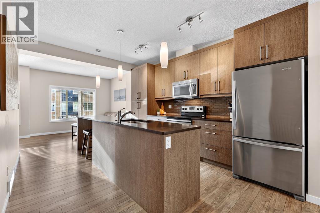 330 Marquis Lane SE, Calgary, Alberta  T3M 2G6 - Photo 2 - A2296669