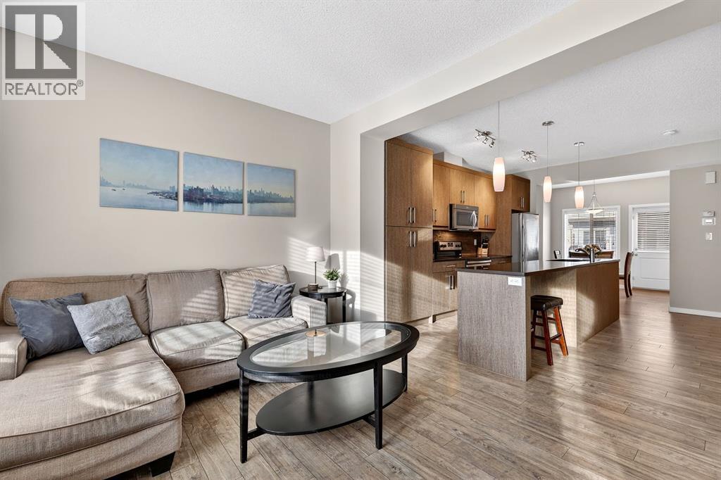330 Marquis Lane SE, Calgary, Alberta  T3M 2G6 - Photo 6 - A2296669