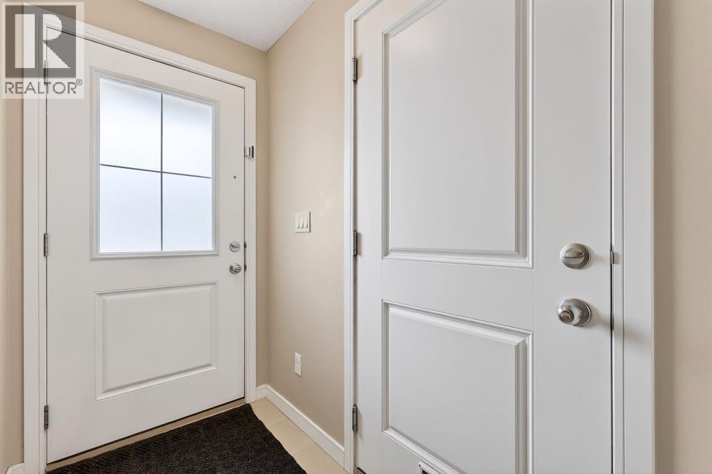 330 Marquis Lane SE, Calgary, Alberta  T3M 2G6 - Photo 3 - A2296669
