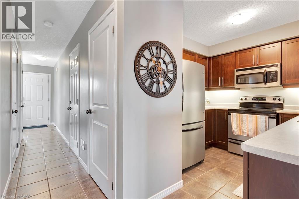 935 Zeller Crescent, Kitchener, Ontario  N2A 0C7 - Photo 9 - 40827754