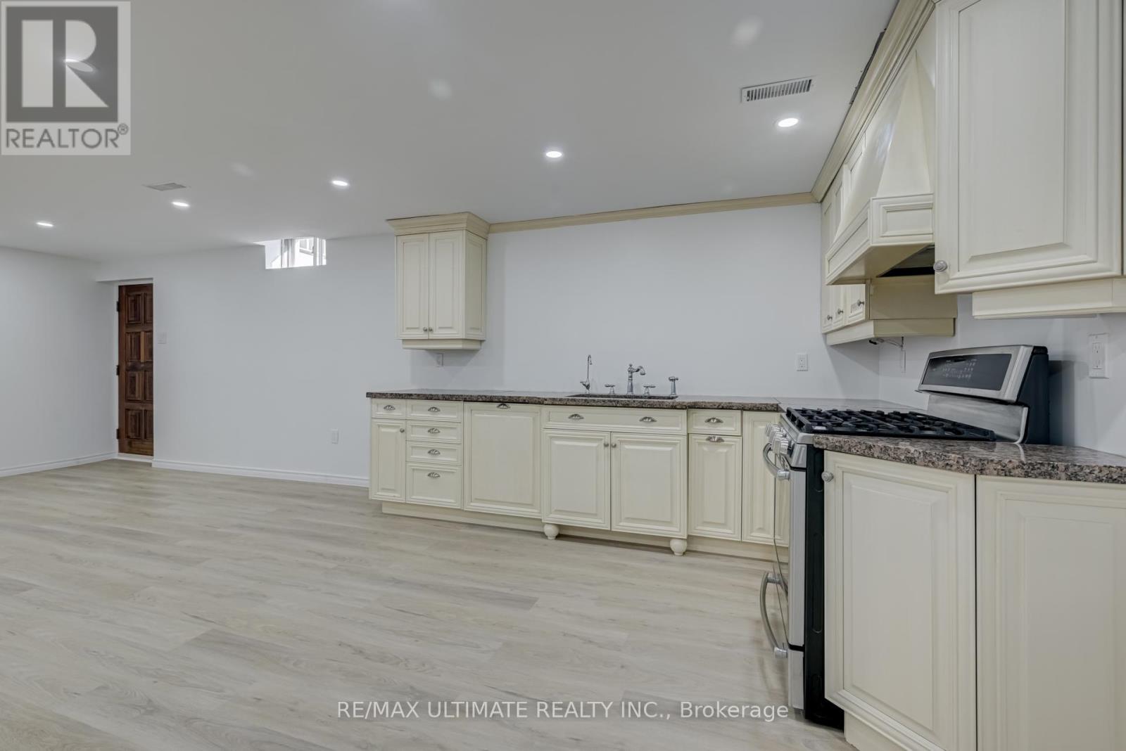 5 Bayswater Avenue, Richmond Hill, Ontario L4E 2L4 - Photo 15 - N12764308