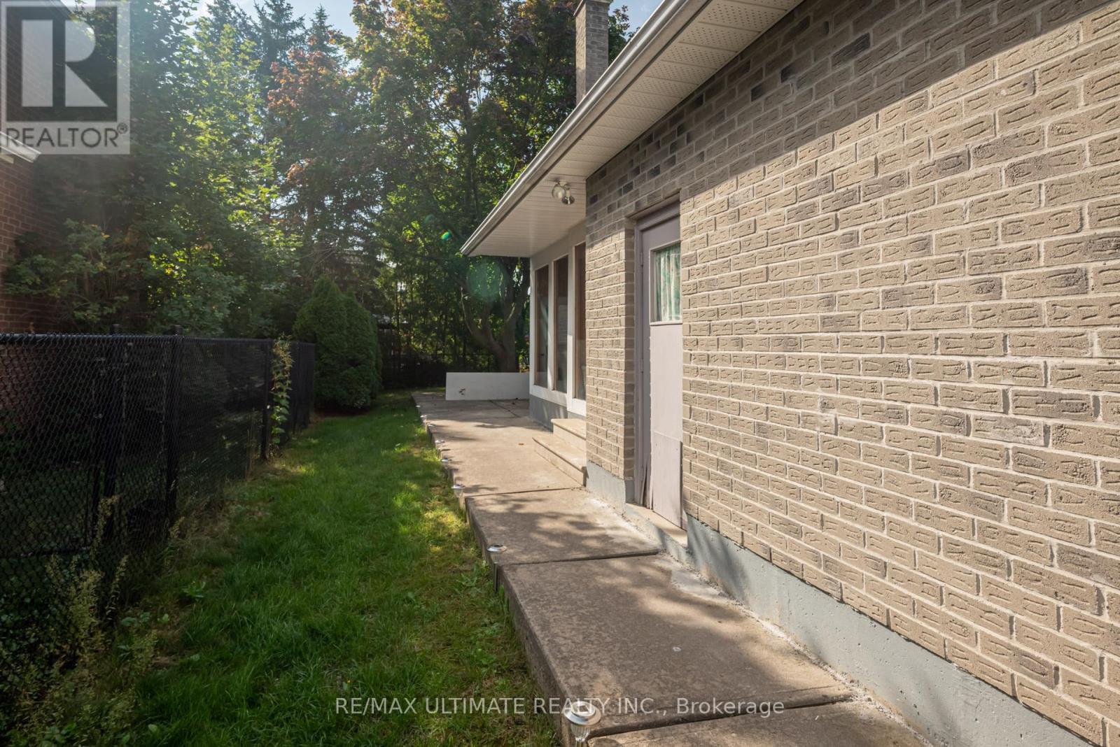 5 Bayswater Avenue, Richmond Hill, Ontario L4E 2L4 - Photo 5 - N12764308