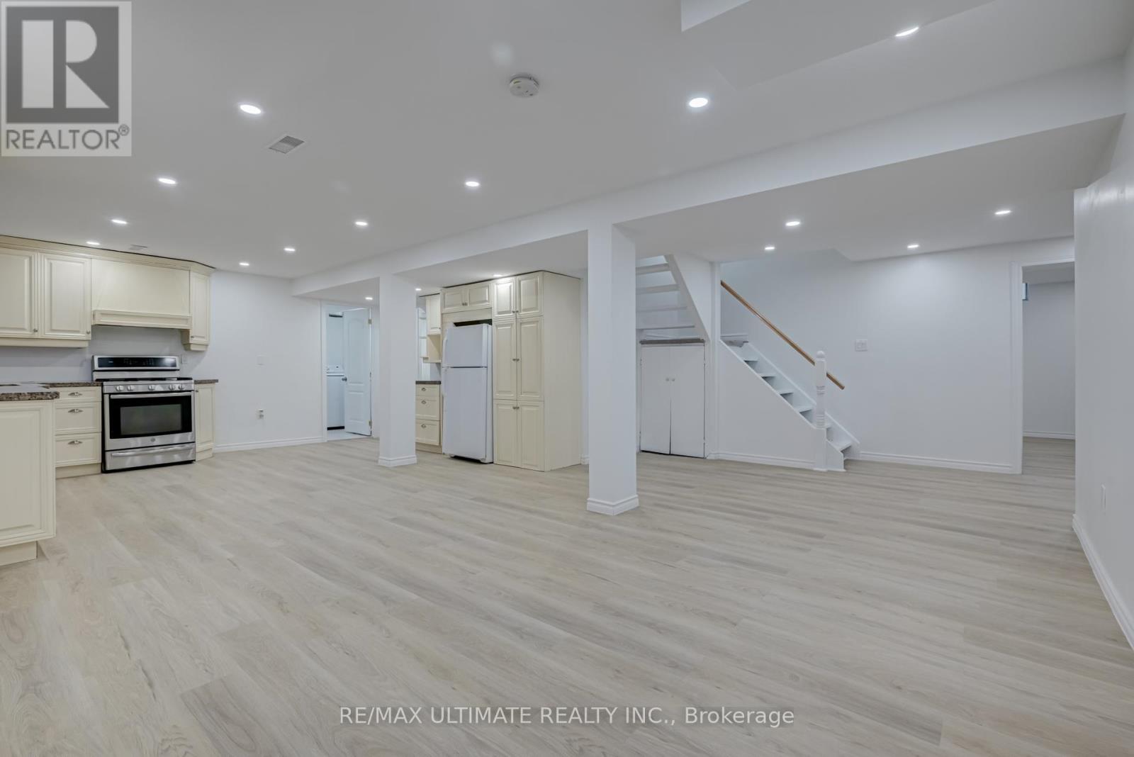5 Bayswater Avenue, Richmond Hill, Ontario L4E 2L4 - Photo 9 - N12764308