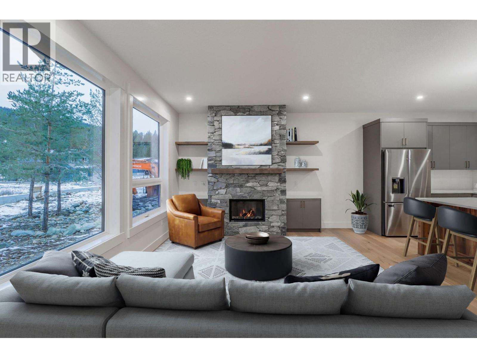 136 Shadow Mountain Boulevard, Cranbrook, British Columbia  V1C 0C6 - Photo 4 - 10371062