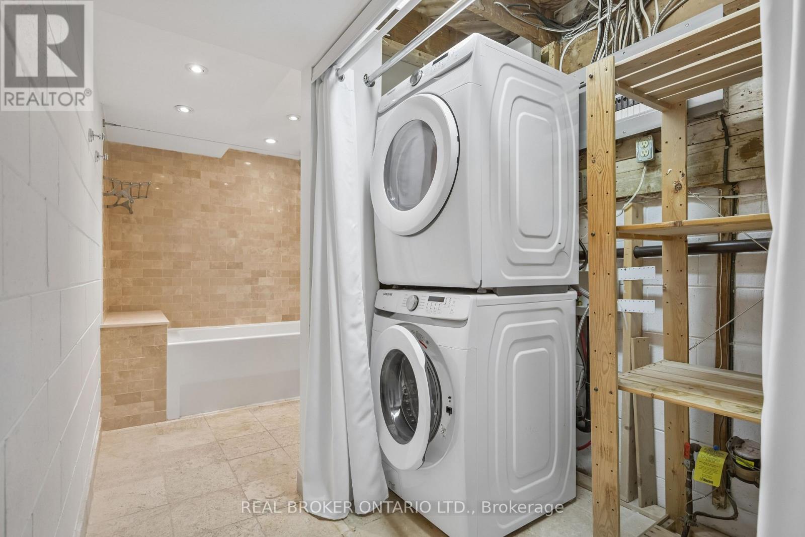 77 Norgrove Crescent, Toronto, Ontario  M9P 3C7 - Photo 25 - W13134042