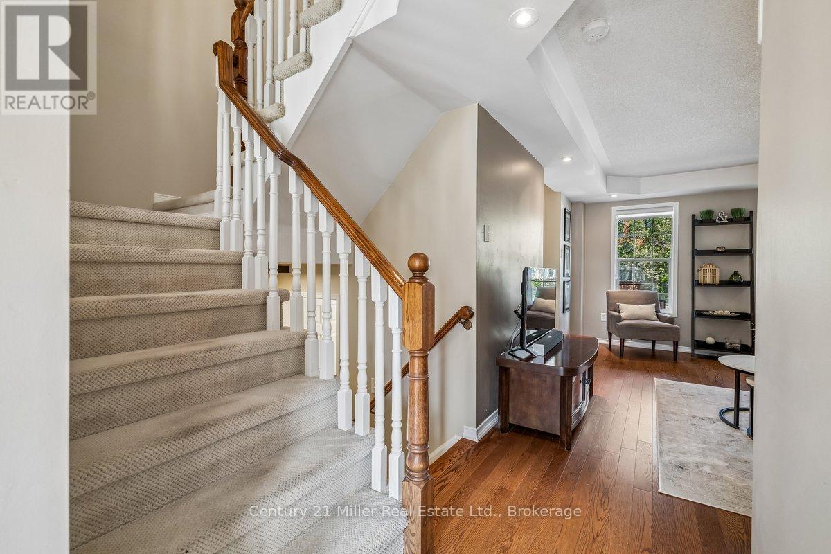 210 Littlewood Drive, Oakville, Ontario  L6H 6T6 - Photo 11 - W13149632