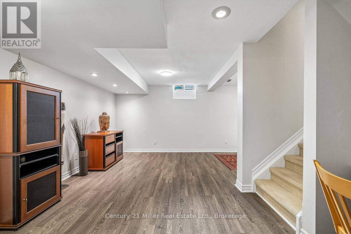 210 Littlewood Drive, Oakville, Ontario  L6H 6T6 - Photo 27 - W13149632