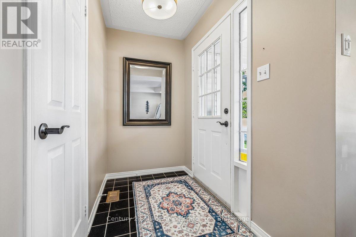 210 Littlewood Drive, Oakville, Ontario  L6H 6T6 - Photo 5 - W13149632