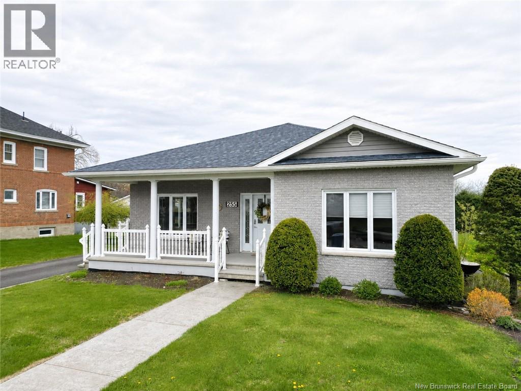 255 Chapel Street, Grand Falls, New Brunswick  E3Z 2M2 - Photo 2 - NB139883