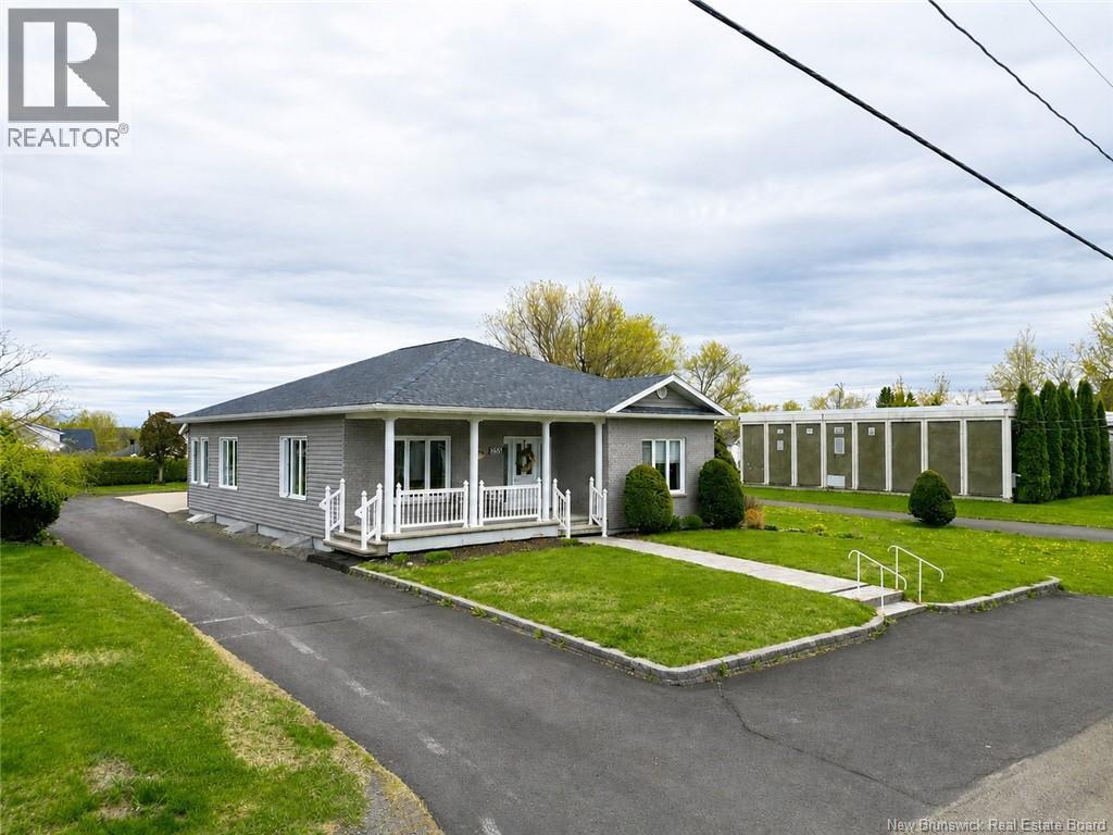 255 Chapel Street, Grand Falls, New Brunswick  E3Z 2M2 - Photo 1 - NB139883