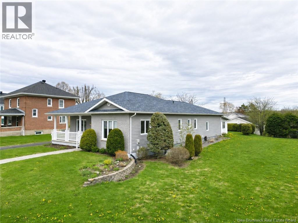 255 Chapel Street, Grand Falls, New Brunswick  E3Z 2M2 - Photo 3 - NB139883