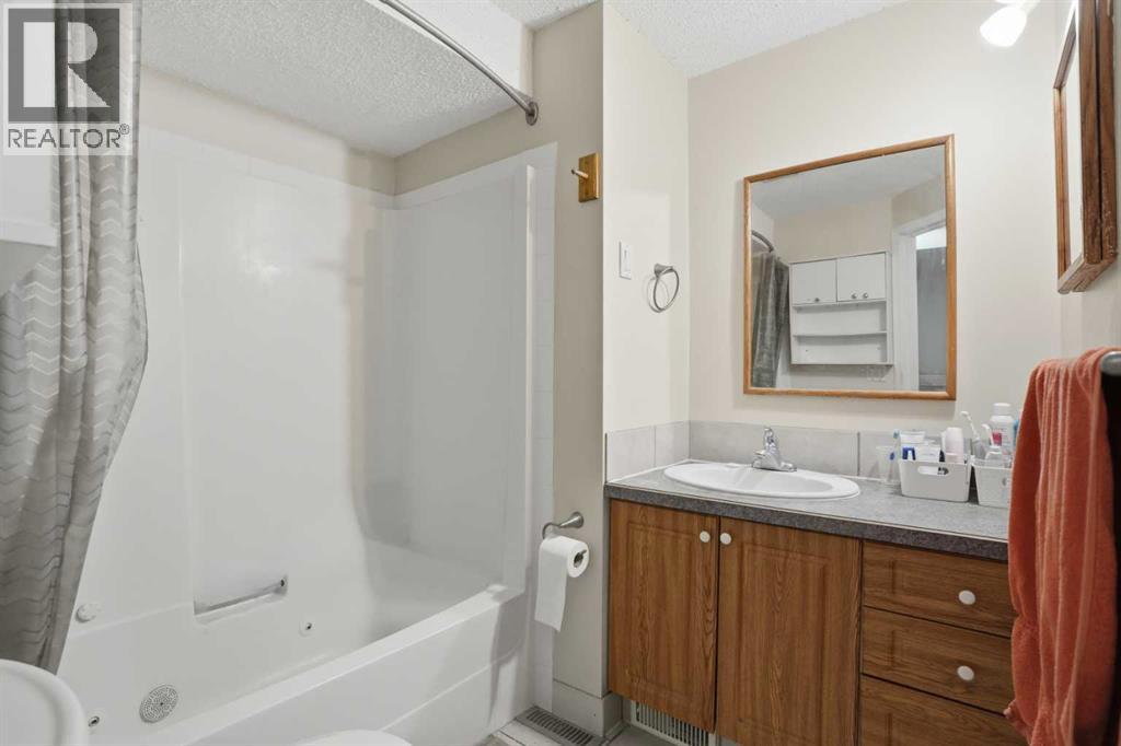 107 Pinemont Bay NE, Calgary, Alberta  T1Y 2V7 - Photo 22 - A2297024
