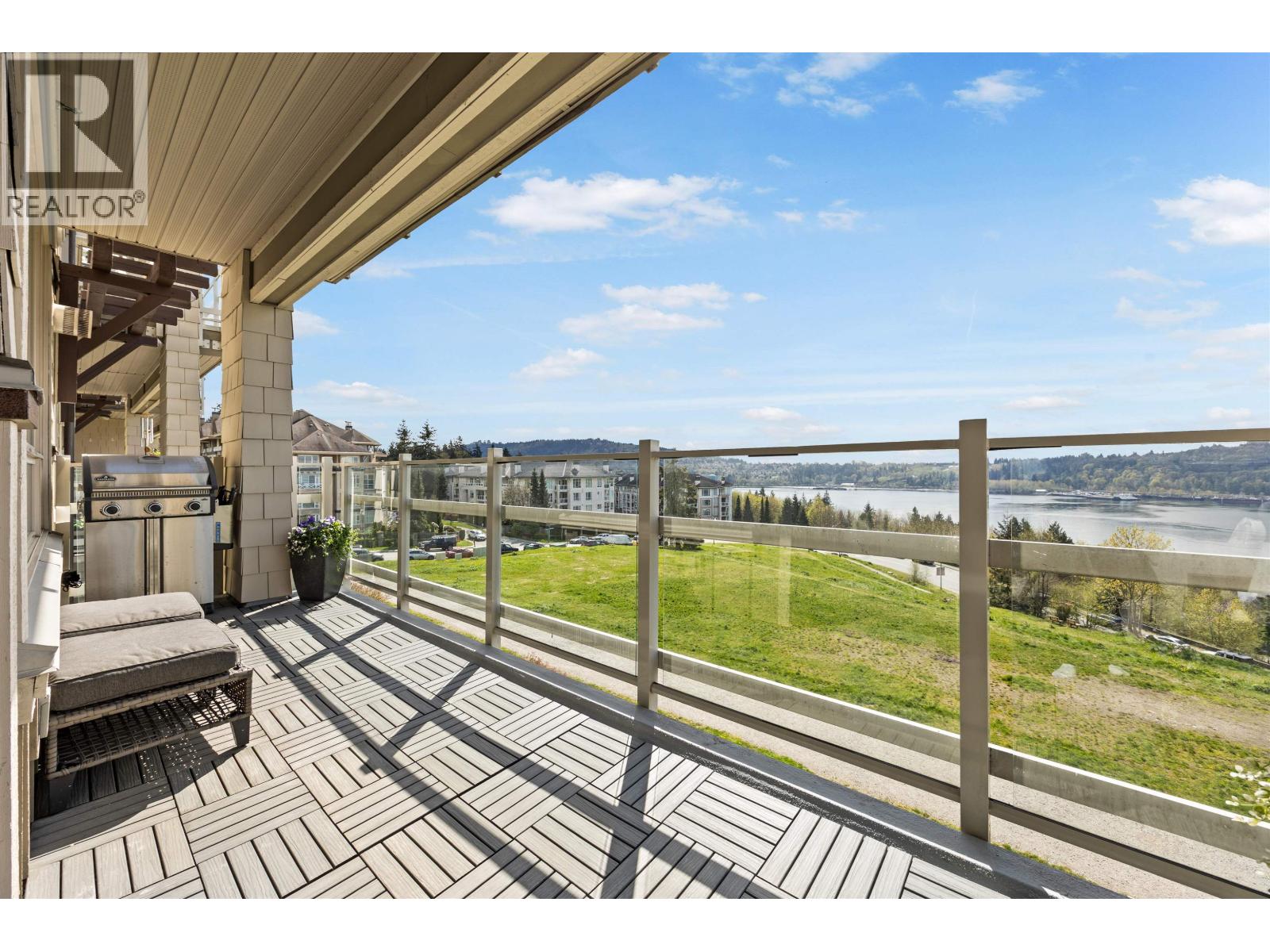 307 530 Raven Woods Drive, North Vancouver, British Columbia V7G 2T5 - Photo 2 - R3121209