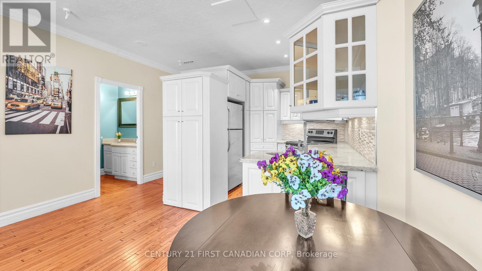 2404 - 389 Dundas Street, London East, Ontario  N6B 3L5 - Photo 3 - X13149676