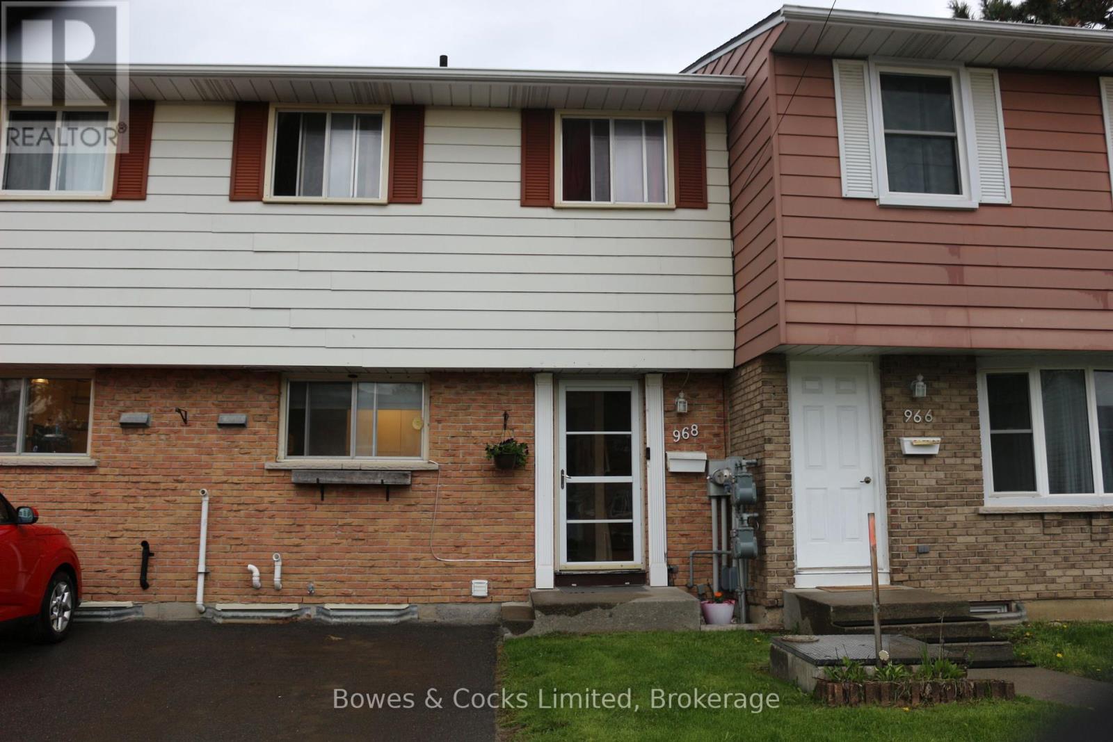 968 Oakview Avenue, Kingston, Ontario  K7M 6W8 - Photo 1 - X13149680