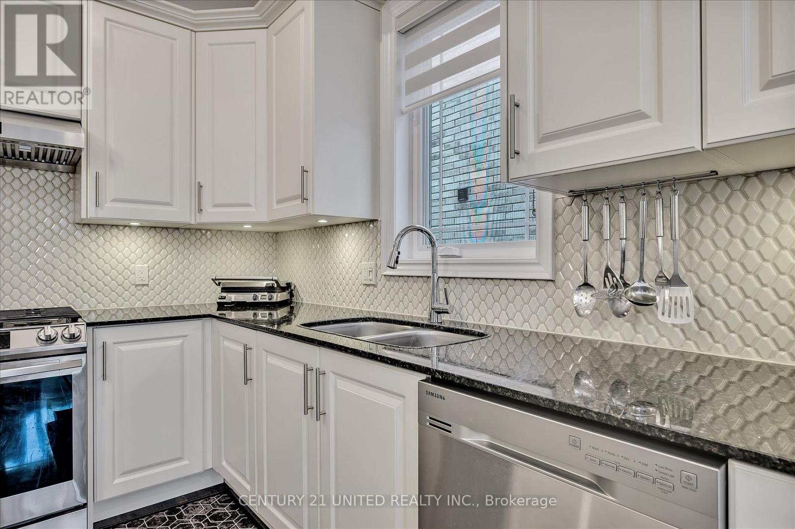 283 Noftall Gardens, Peterborough, Ontario  K9H 0G8 - Photo 6 - X13149694