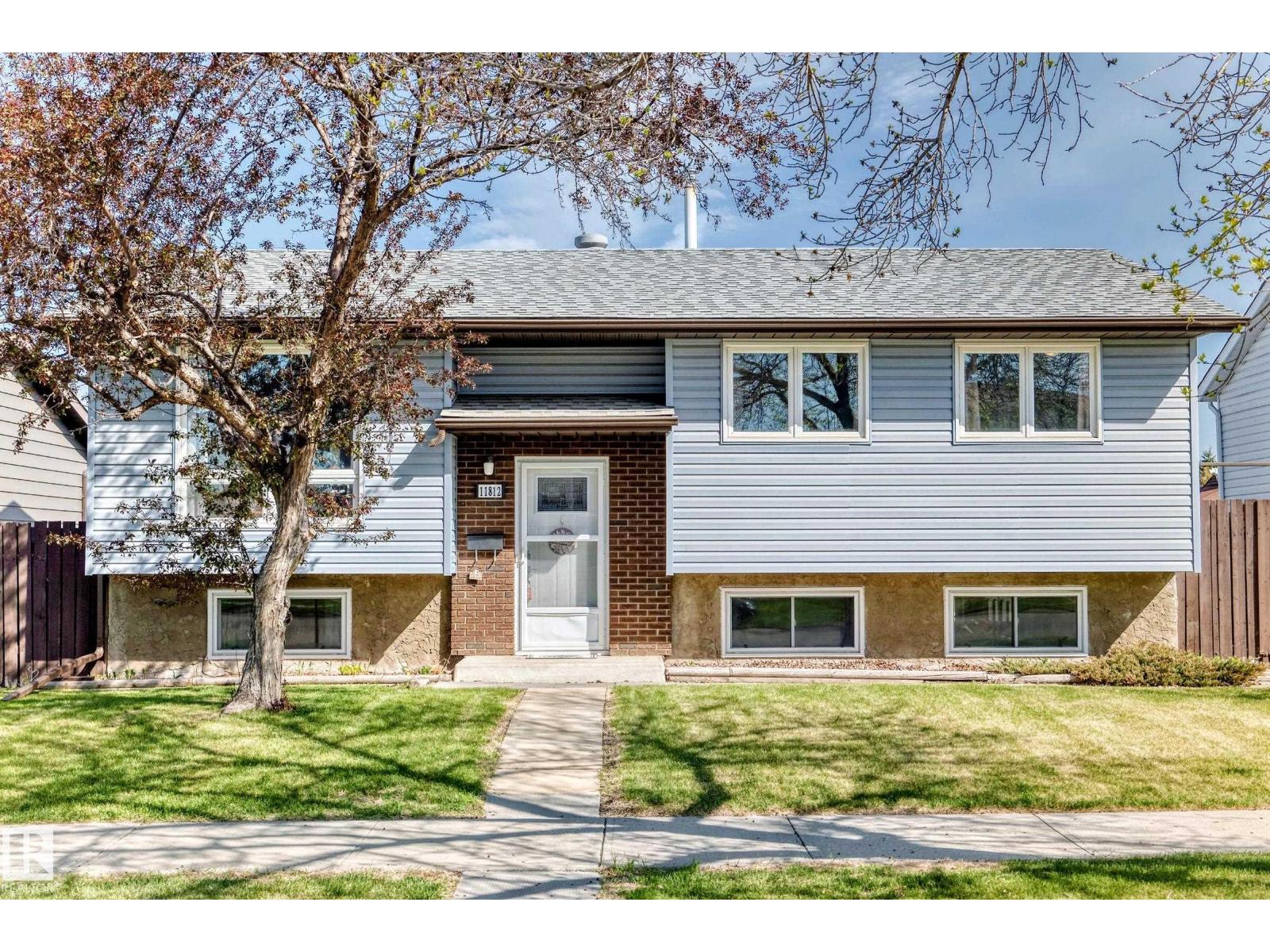 11812 139 AV NW, edmonton, Alberta