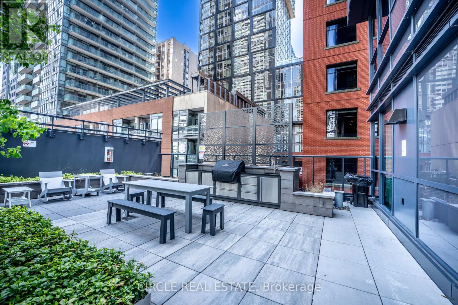 2705 - 327 King Street W, Toronto, Ontario  M5V 0W7 - Photo 35 - C13149324