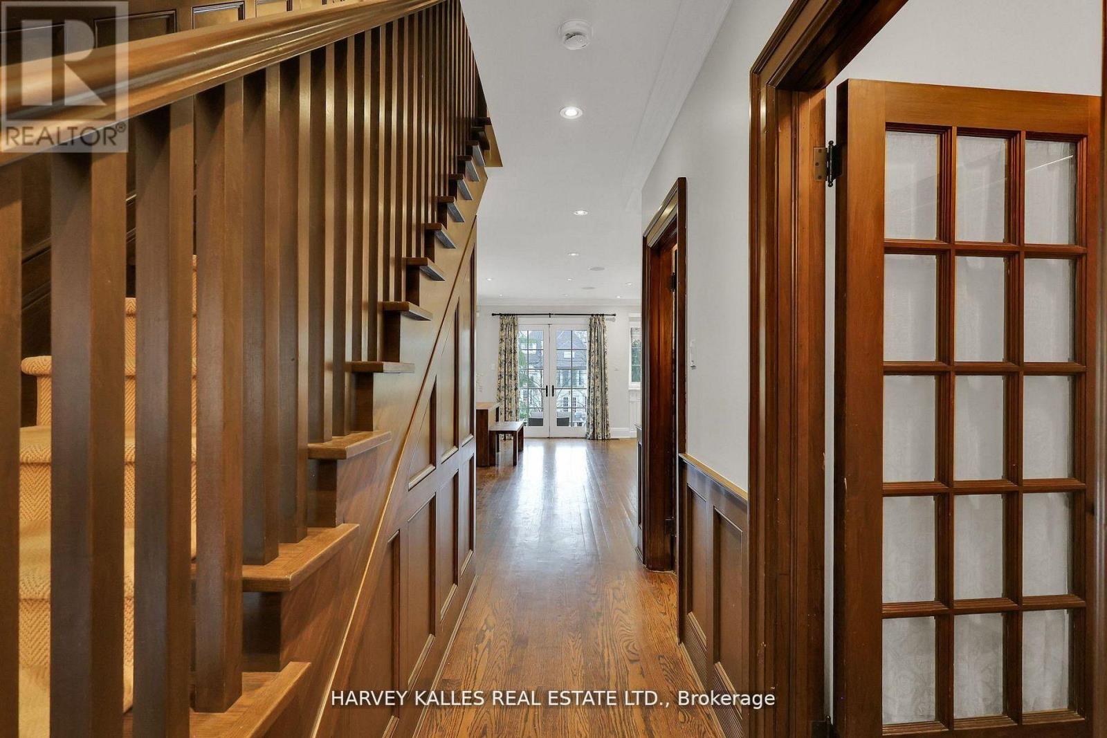 12 Killarney Road, Toronto, Ontario  M5P 1L8 - Photo 11 - C13149352