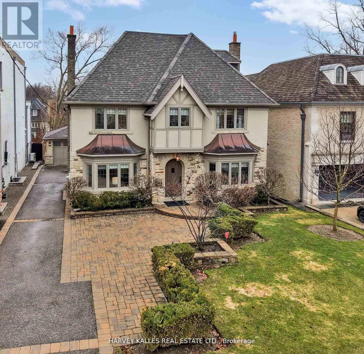 12 Killarney Road, Toronto, Ontario  M5P 1L8 - Photo 2 - C13149352