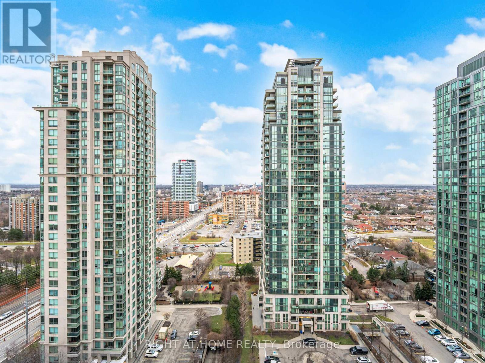1807 - 30 Elm Drive W, Mississauga, Ontario  L5B 0N6 - Photo 18 - W13147432