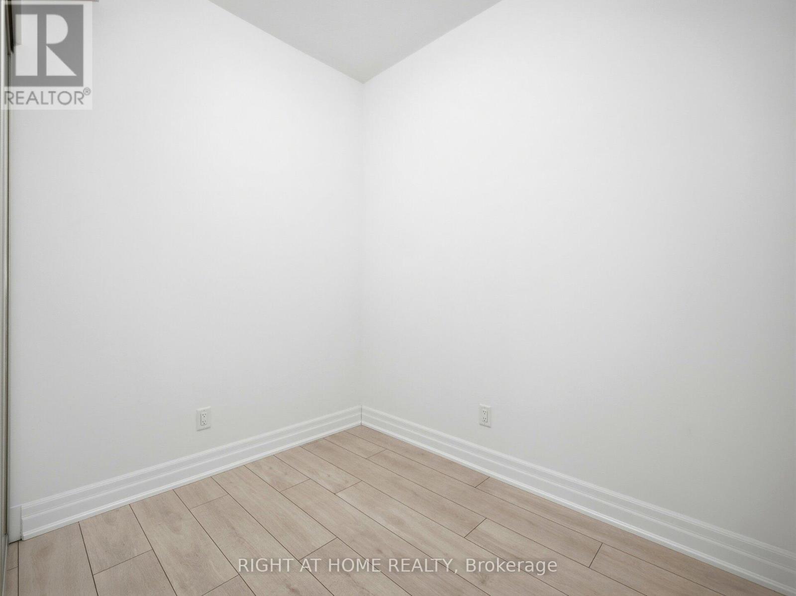 1807 - 30 Elm Drive W, Mississauga, Ontario  L5B 0N6 - Photo 37 - W13147432
