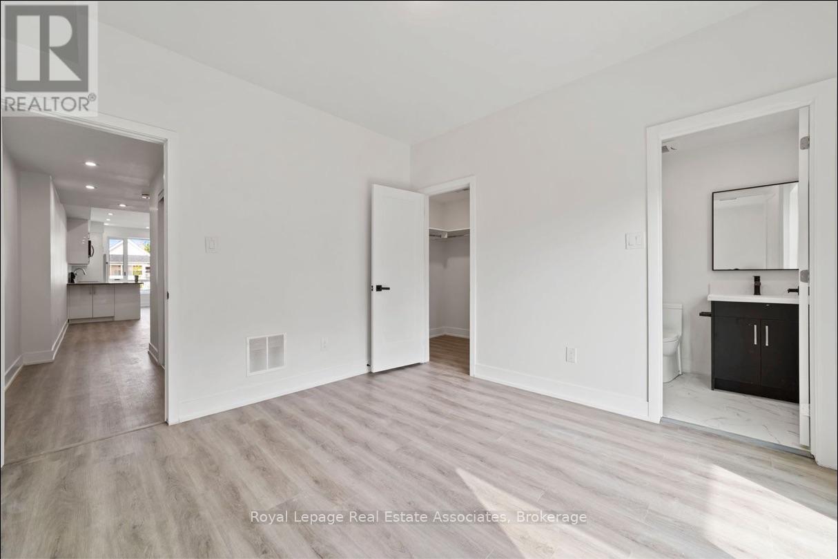 531 Delaware Avenue N, Toronto, Ontario  M6H 2V3 - Photo 16 - C12843388