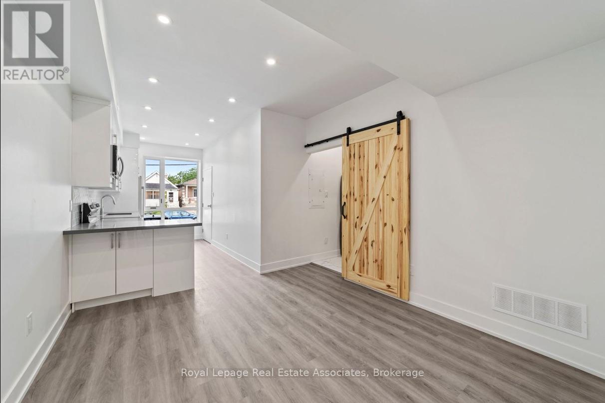 531 Delaware Avenue N, Toronto, Ontario  M6H 2V3 - Photo 9 - C12843388