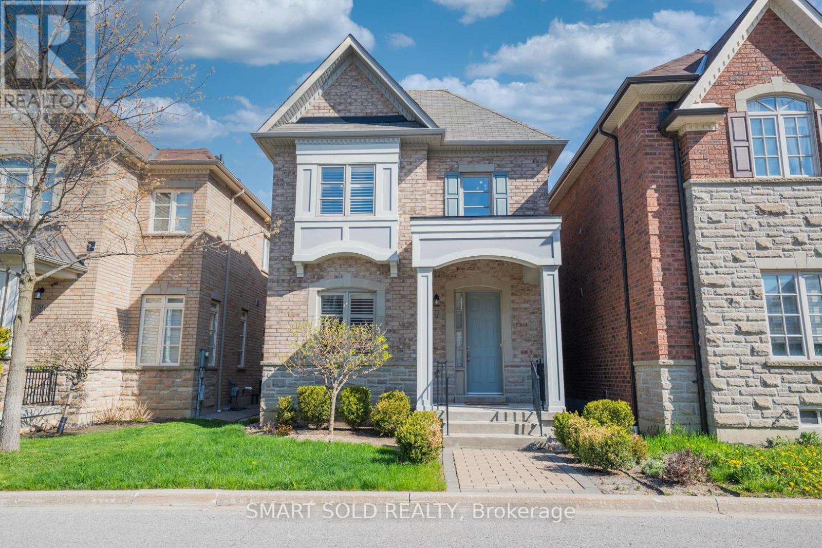 22 Mayapple Lane N, Richmond Hill, Ontario  L4E 1B8 - Photo 2 - N13141508