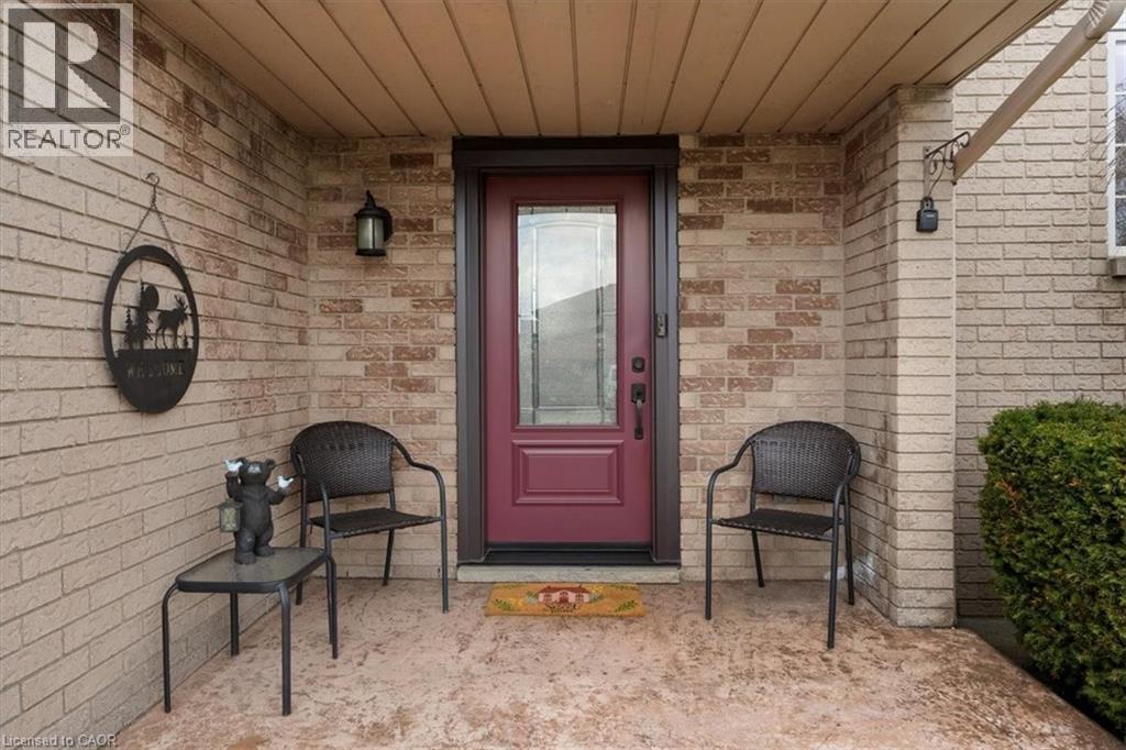 284 Delancey Boulevard, Hamilton, Ontario  L9B 1Y9 - Photo 3 - 40831480