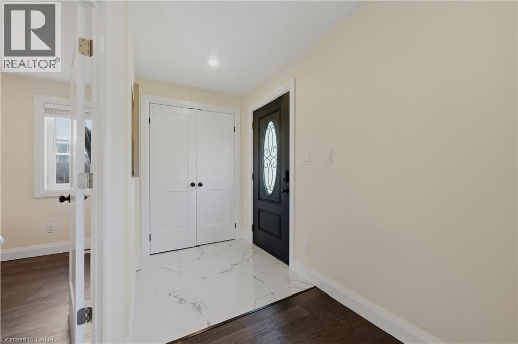 12 Beverly Street, St. Catharines, Ontario  L2P 2K1 - Photo 4 - 40831069