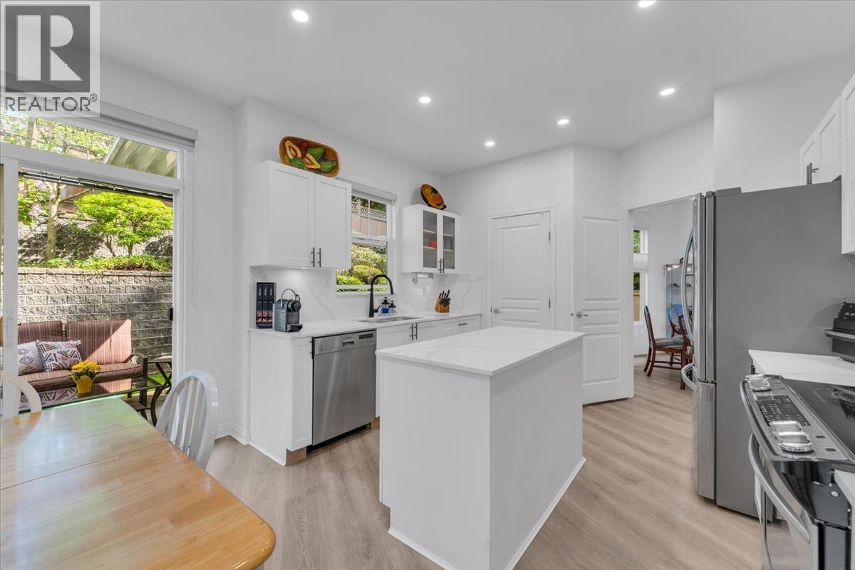 1705 Arbutus Place, Coquitlam, British Columbia  V3E 3K2 - Photo 8 - R3124695