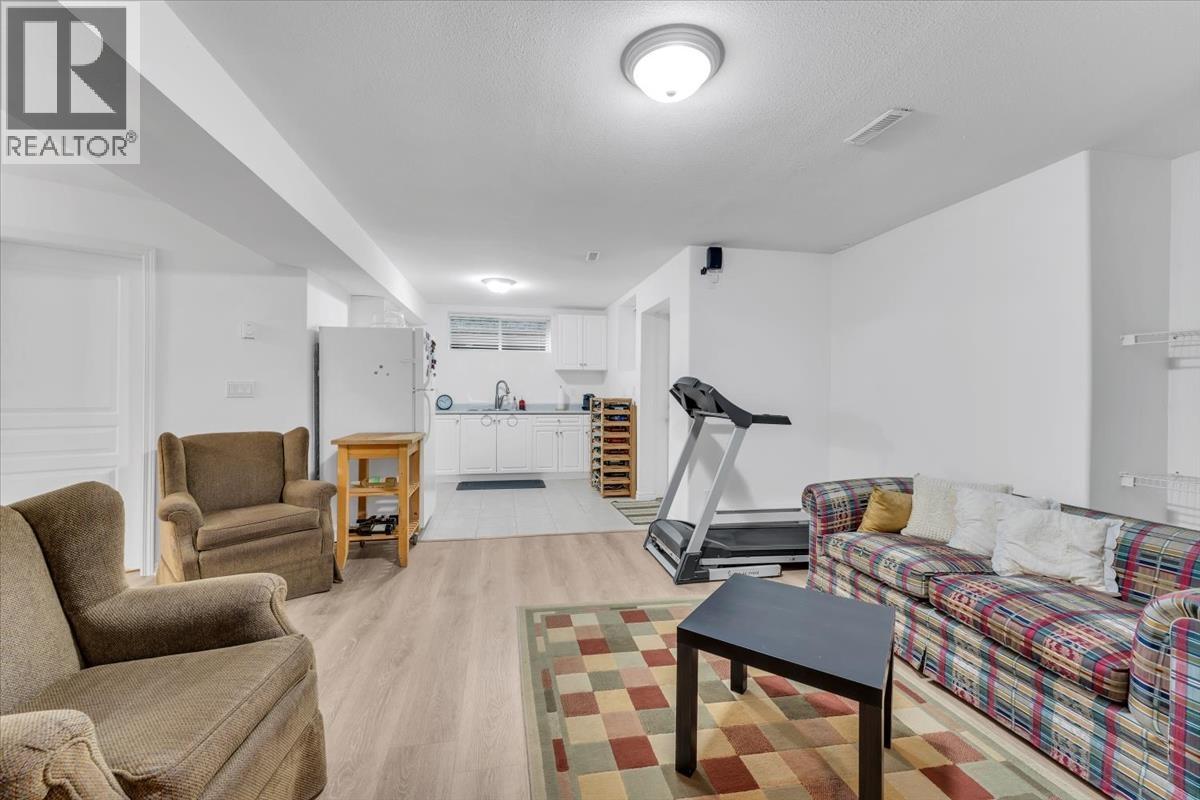 1705 Arbutus Place, Coquitlam, British Columbia  V3E 3K2 - Photo 28 - R3124695