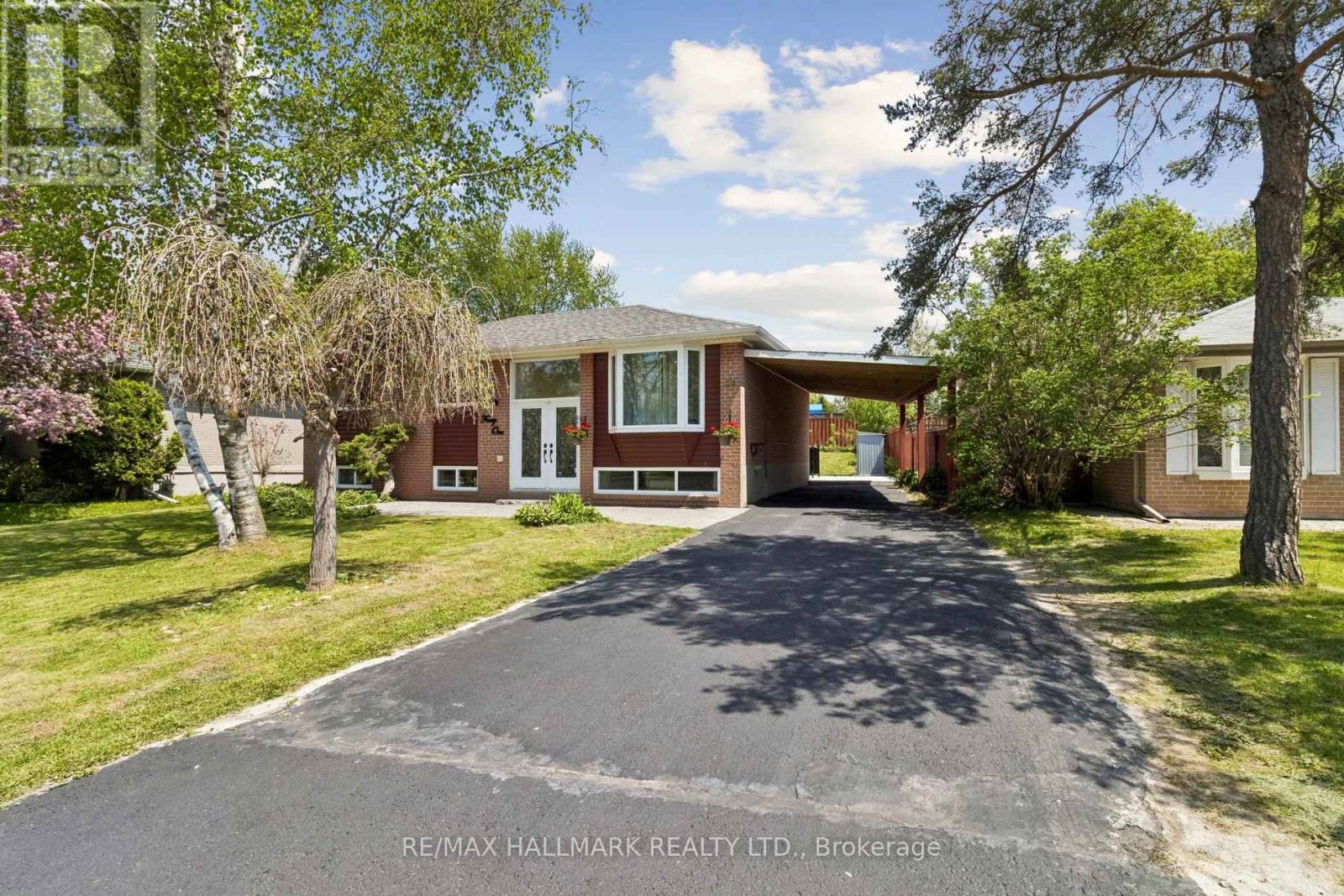 41 Aurora Heights Drive, Aurora, Ontario  L4G 2W6 - Photo 3 - N13149426