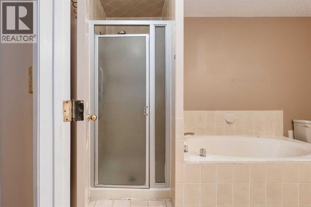 114 Strathlorne Mews SW, Calgary, Alberta  T3H 1V1 - Photo 35 - A2310453