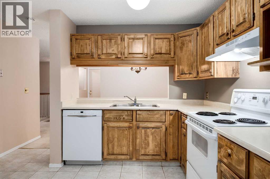 114 Strathlorne Mews SW, Calgary, Alberta  T3H 1V1 - Photo 25 - A2310453