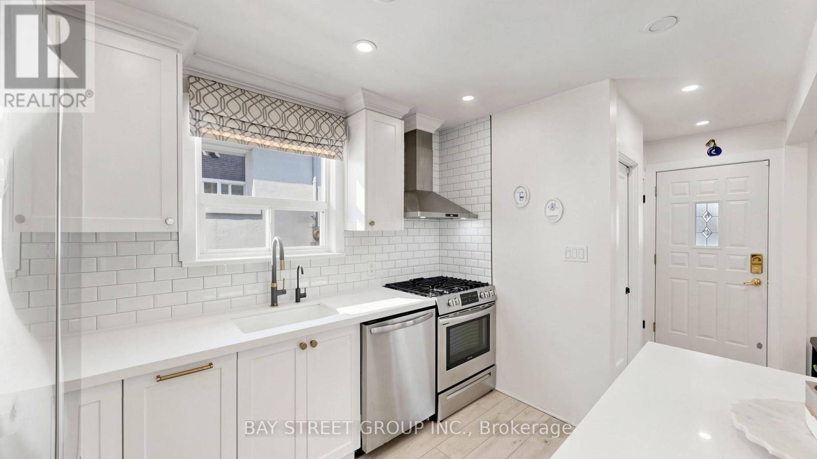 58 Albert Avenue, Toronto, Ontario  M8V 2L7 - Photo 13 - W13149276