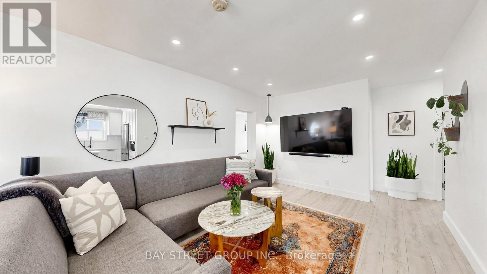 58 Albert Avenue, Toronto, Ontario  M8V 2L7 - Photo 7 - W13149276