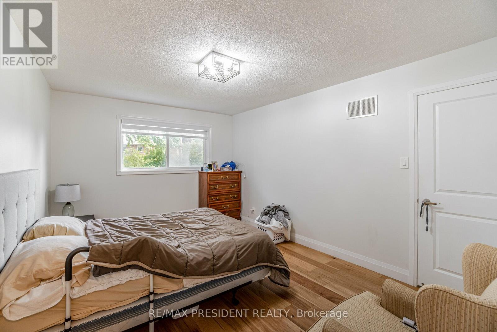 13 Panorama Crescent, Brampton, Ontario  L6S 3T7 - Photo 17 - W13149392