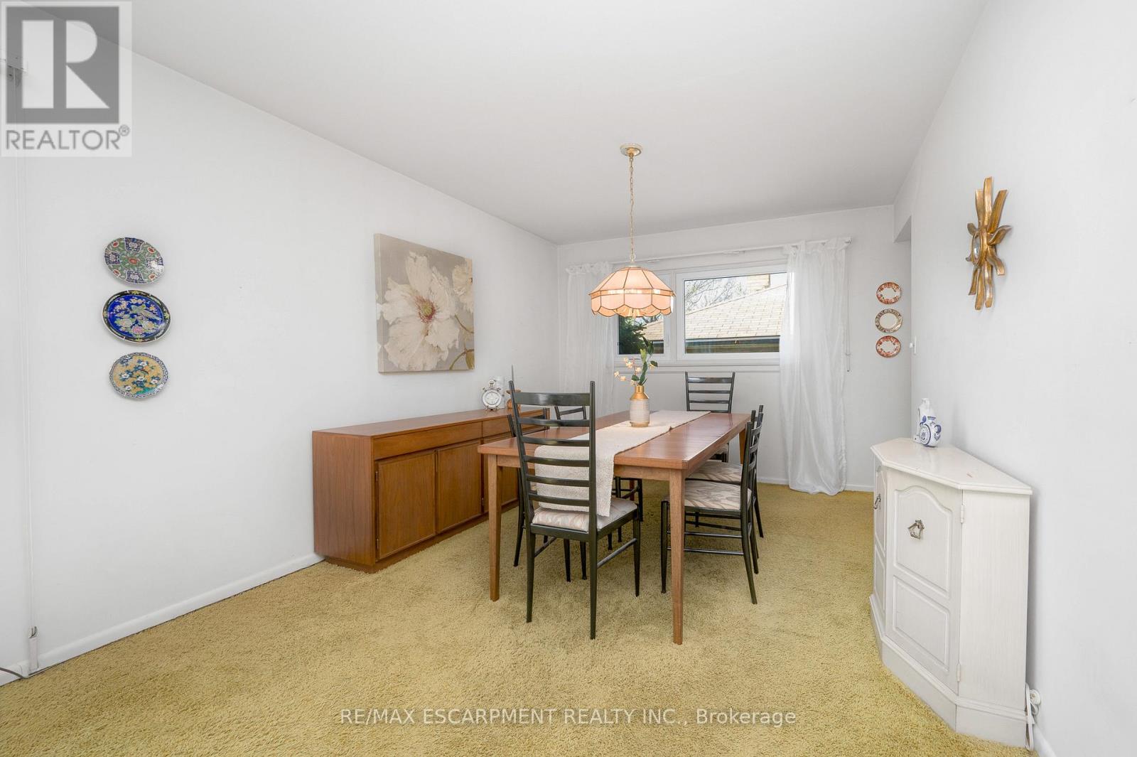 6 Deanefield Crescent, Toronto, Ontario  M9B 3B3 - Photo 6 - W13149400