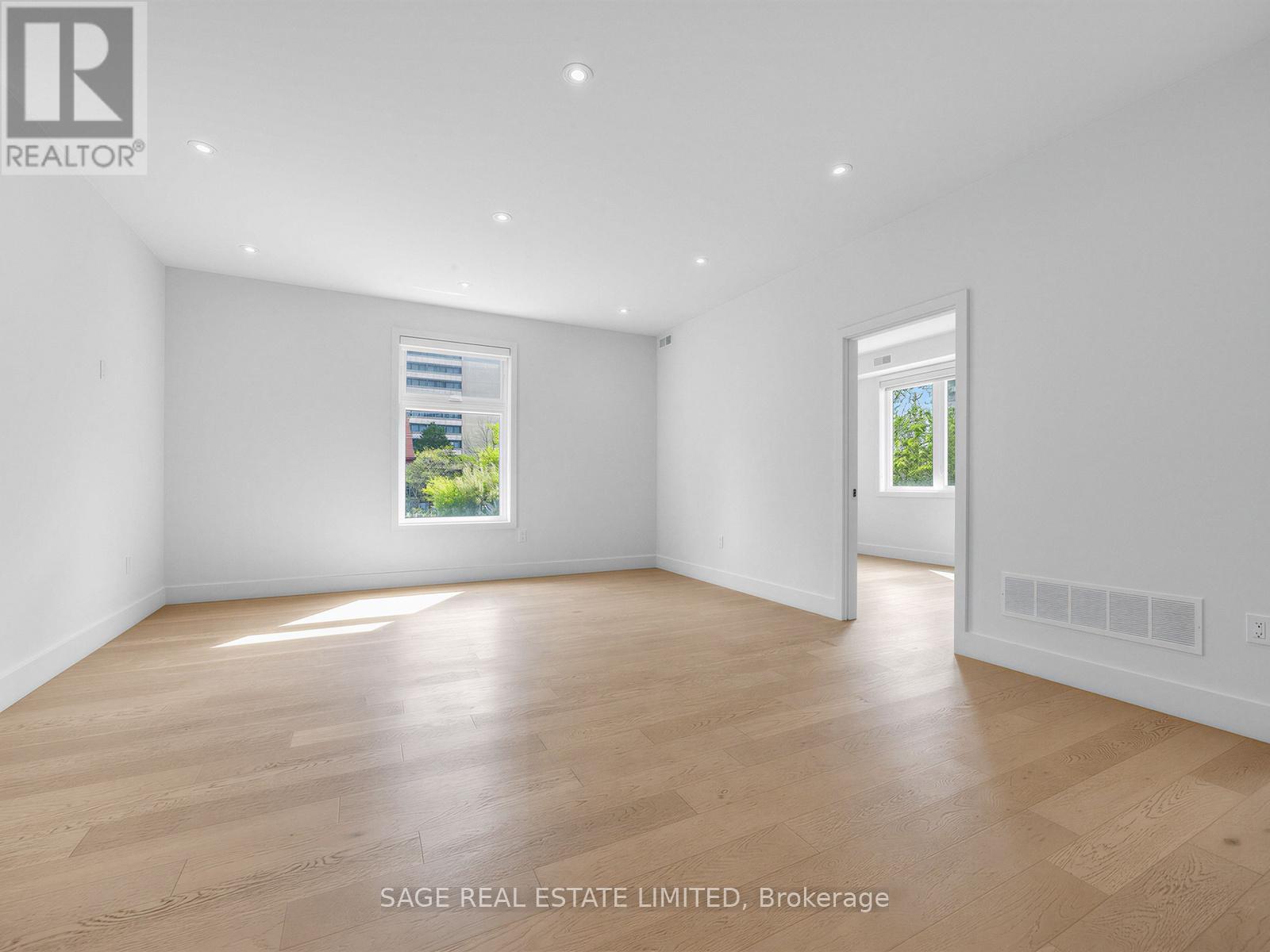 2 - 909 Castlefield Avenue, Toronto, Ontario  M6B 1C9 - Photo 4 - W13149416