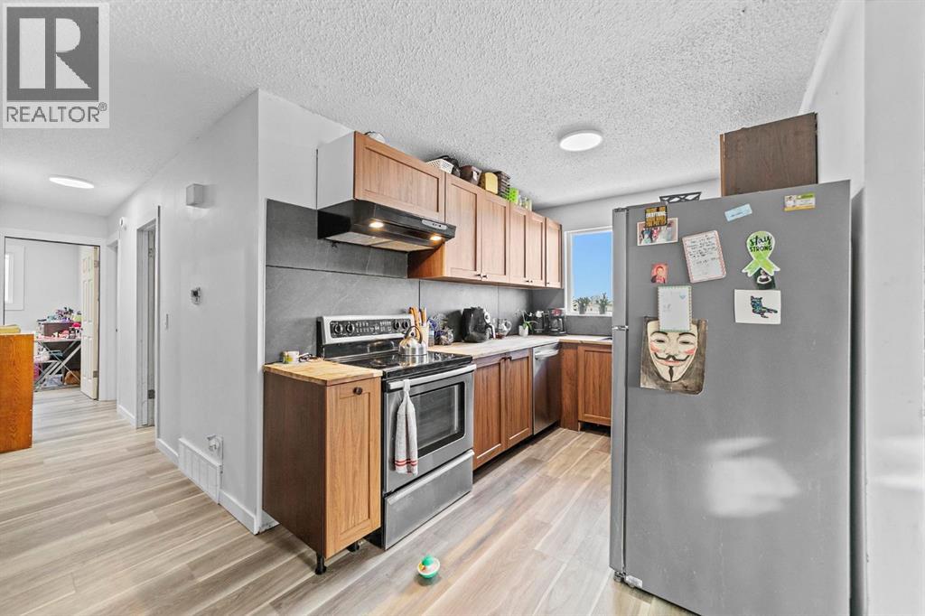 5444 50 Street, Camrose, Alberta  T4V 3A8 - Photo 4 - A2293652