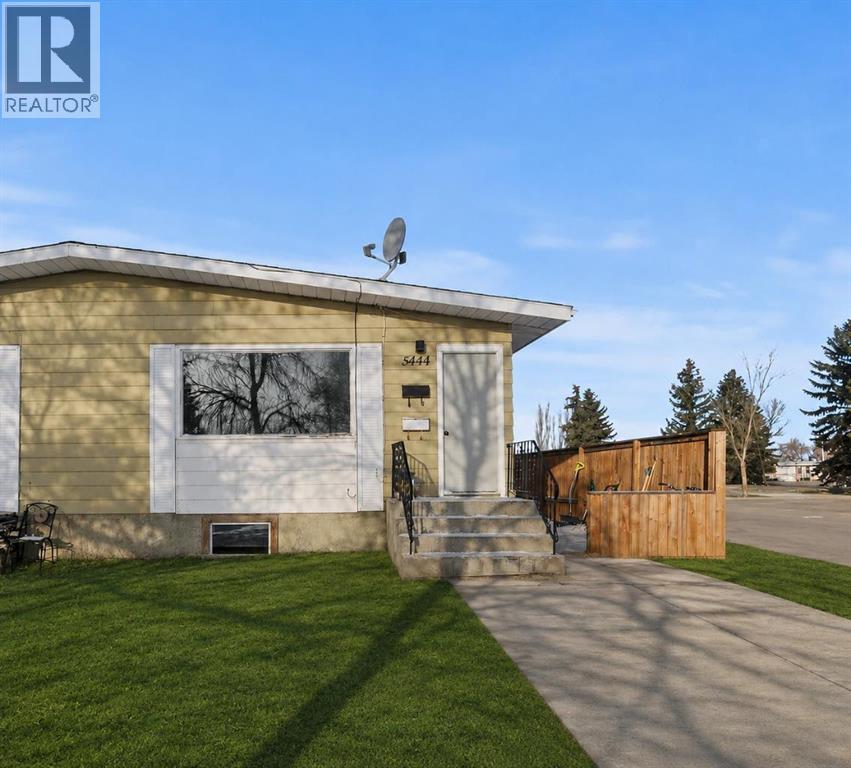 5444 50 Street, Camrose, Alberta  T4V 3A8 - Photo 1 - A2293652