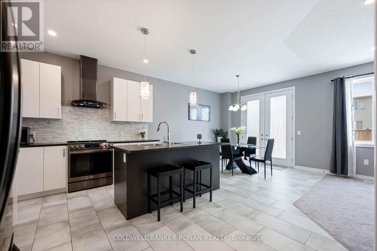 71 Harpin Way W, Centre Wellington, Ontario  N1M 0H8 - Photo 9 - X13149432