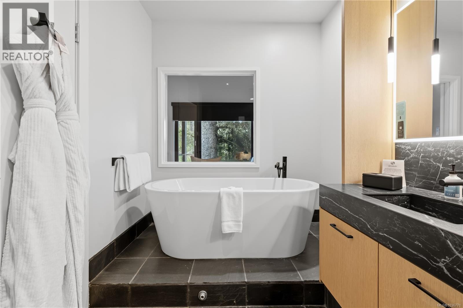 103 596 Marine Dr, Ucluelet, British Columbia  V0R 3A0 - Photo 18 - 1036771