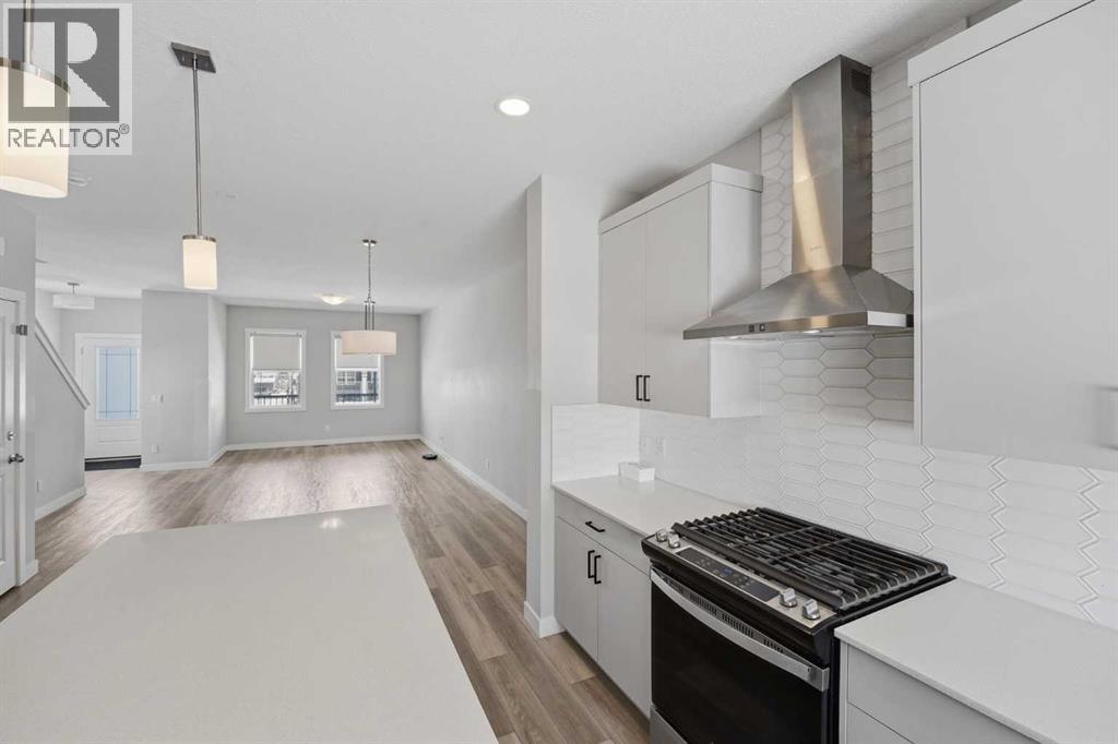 125 Edith Gate NW, Calgary, Alberta  T3R 1Z2 - Photo 9 - A2295954