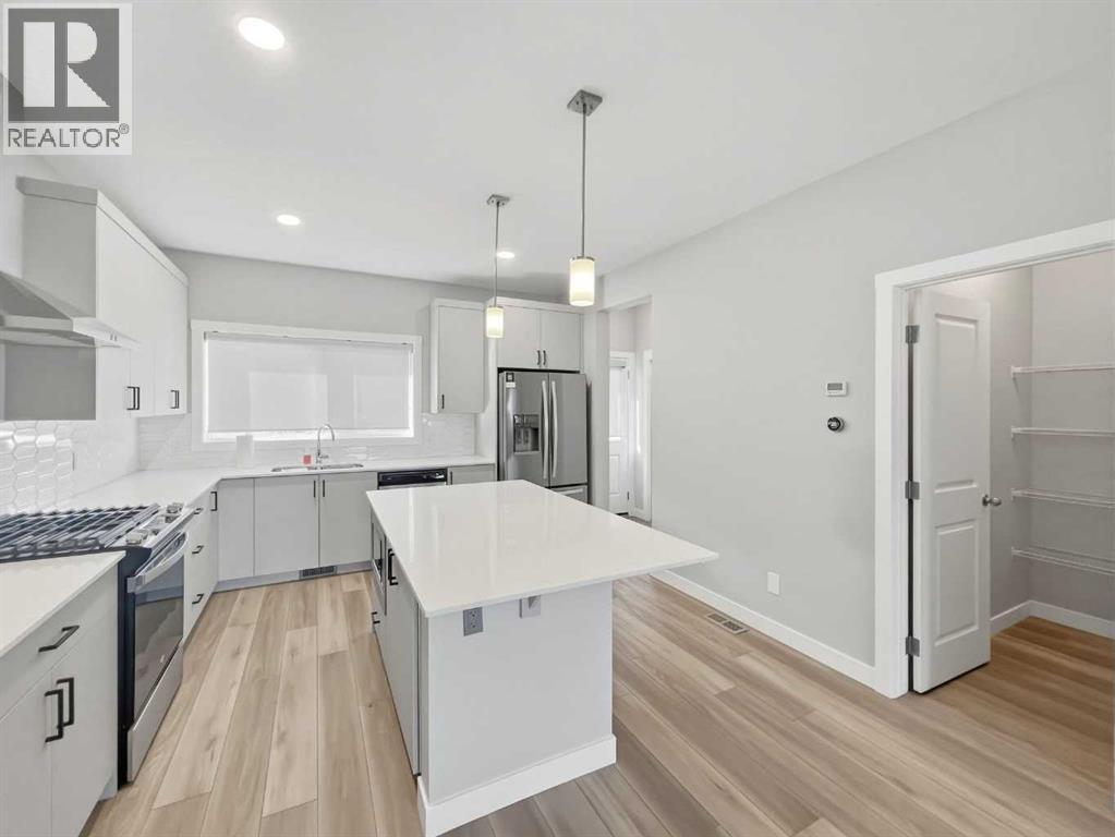 125 Edith Gate NW, Calgary, Alberta  T3R 1Z2 - Photo 12 - A2295954